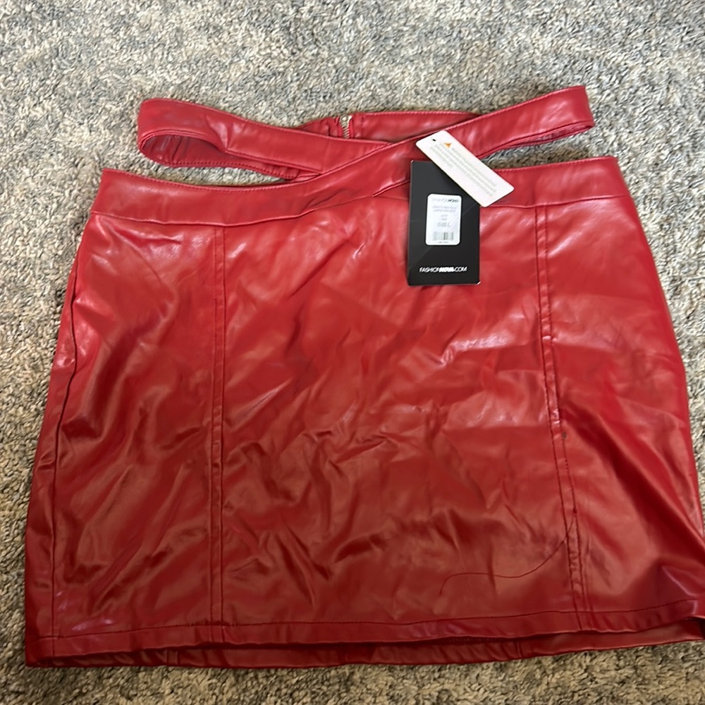 Fashion Nova skirt